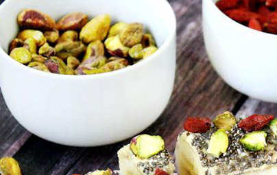 Bananin sushi z arašidovim maslom